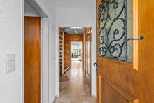 Eingangsbereich mit Blick ins Haus Familienfreundliches Wohnen in Donaustauf: Reihenmittelhaus in begehrter Lage