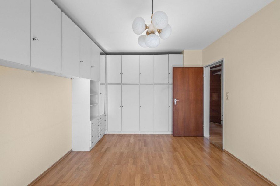 Das Schlafzimmer bietet viel Stauraum Reihenmittelhaus Donaustauf