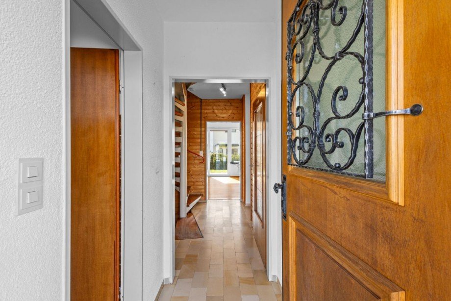 Eingangsbereich mit Blick ins Haus Reihenmittelhaus Donaustauf