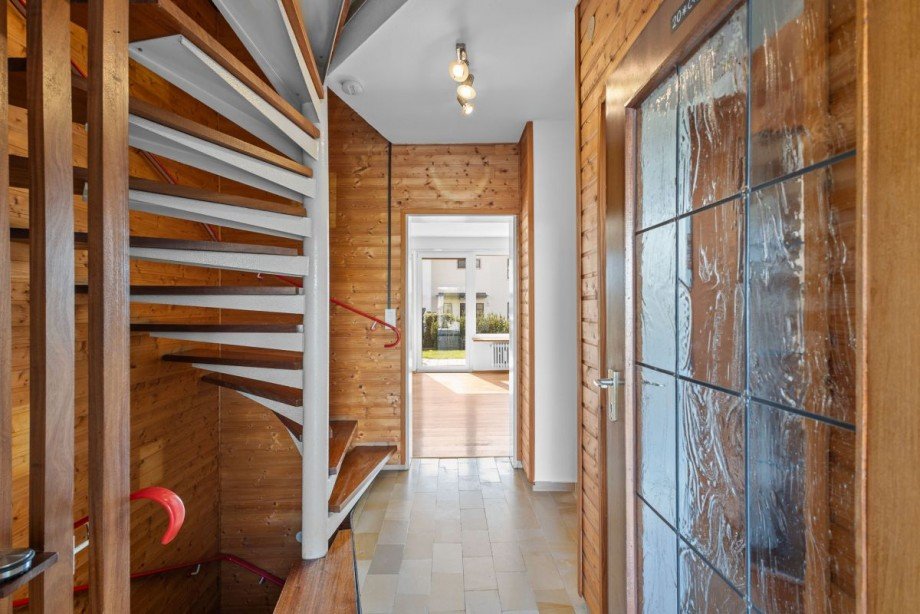 Wendeltreppe zu Keller und Obergeschossen Reihenmittelhaus Donaustauf